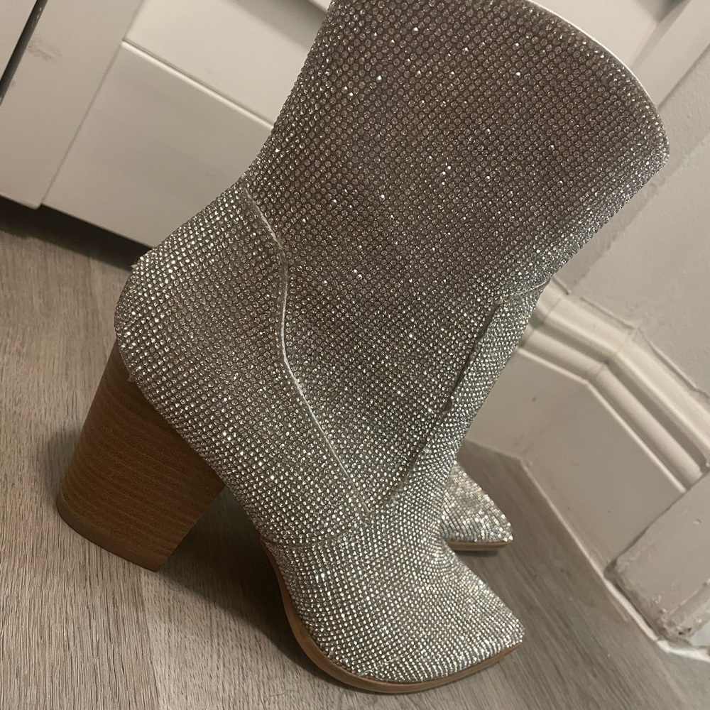 Steve Madden Rhinestone Cowboy Boot / Size 8 JANETTA-R cowboy boot